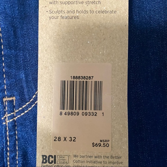 LEVI’S 724 HIGH RISE STRAIGHT WOMEN'S JEANS 28 - Picture 6 of 9
